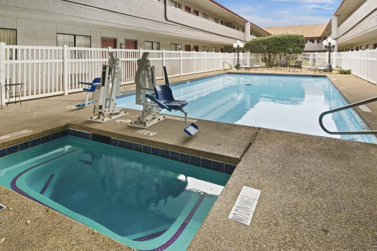Irving Inn & Suites At Dfw Airport 외부 사진