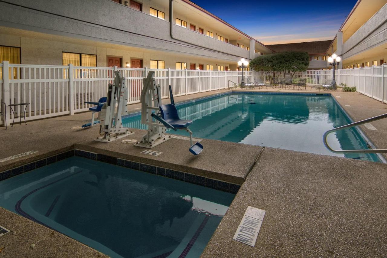 Irving Inn & Suites At Dfw Airport 외부 사진