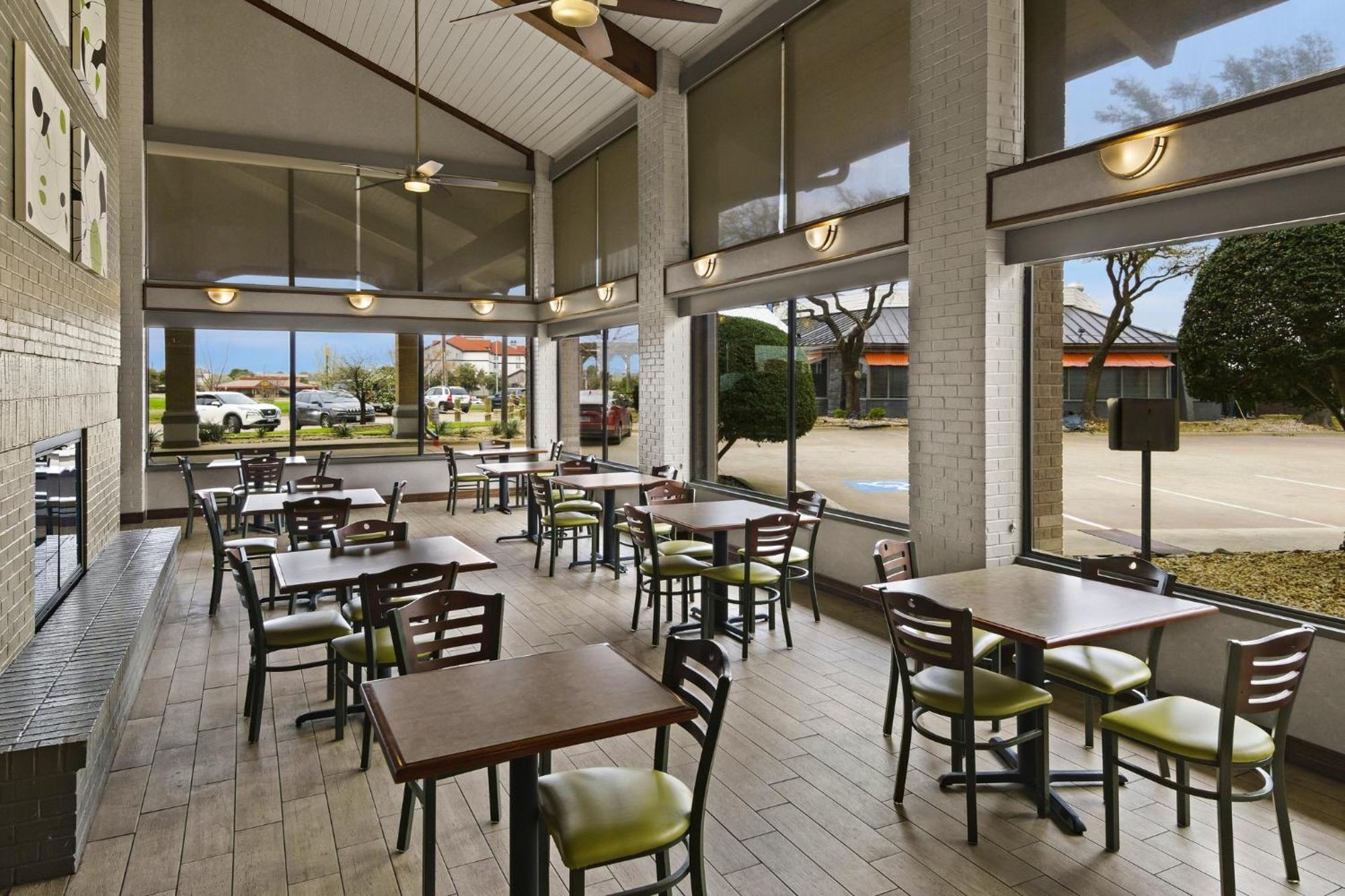 Irving Inn & Suites At Dfw Airport 외부 사진