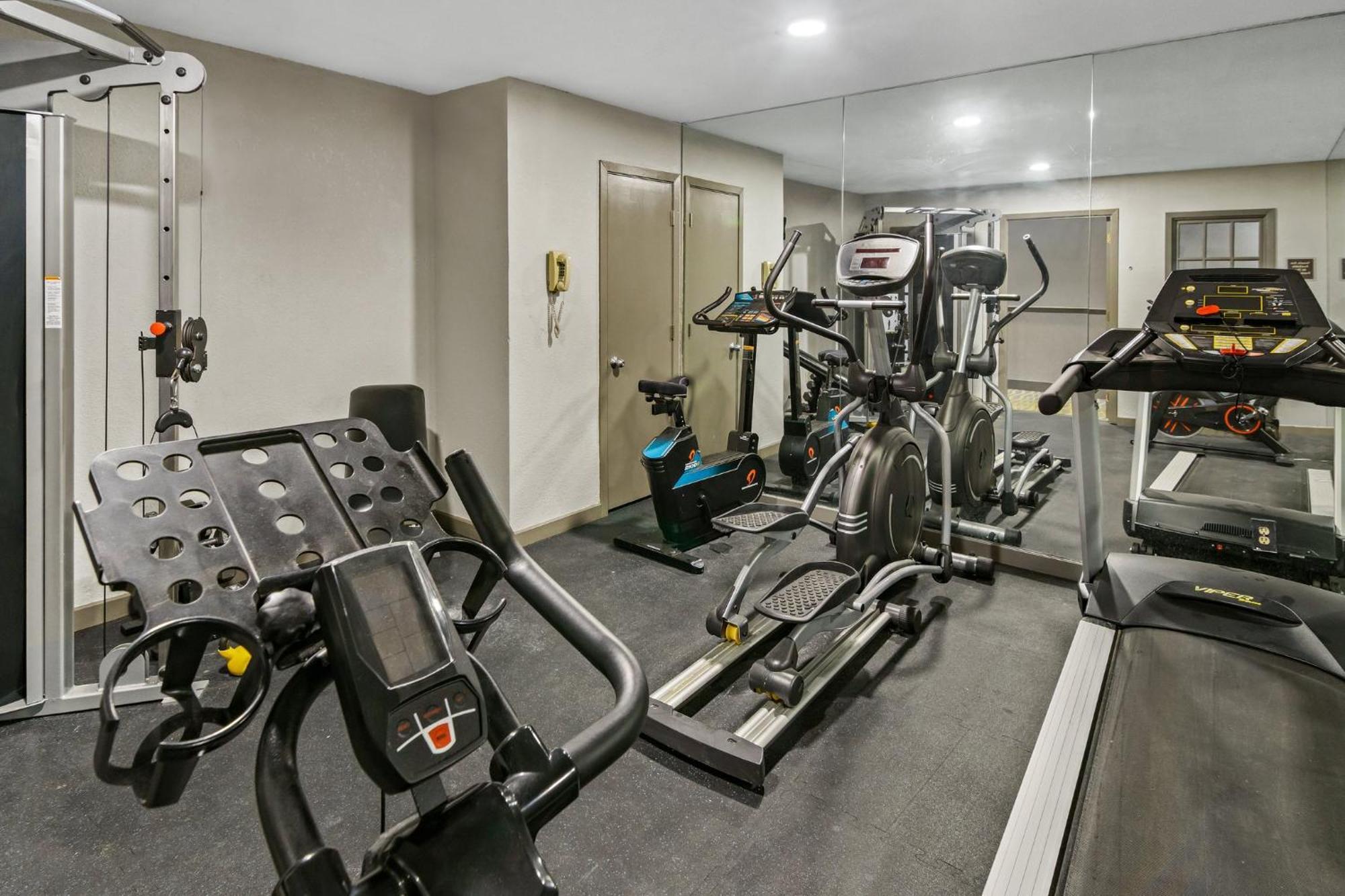 Irving Inn & Suites At Dfw Airport 외부 사진