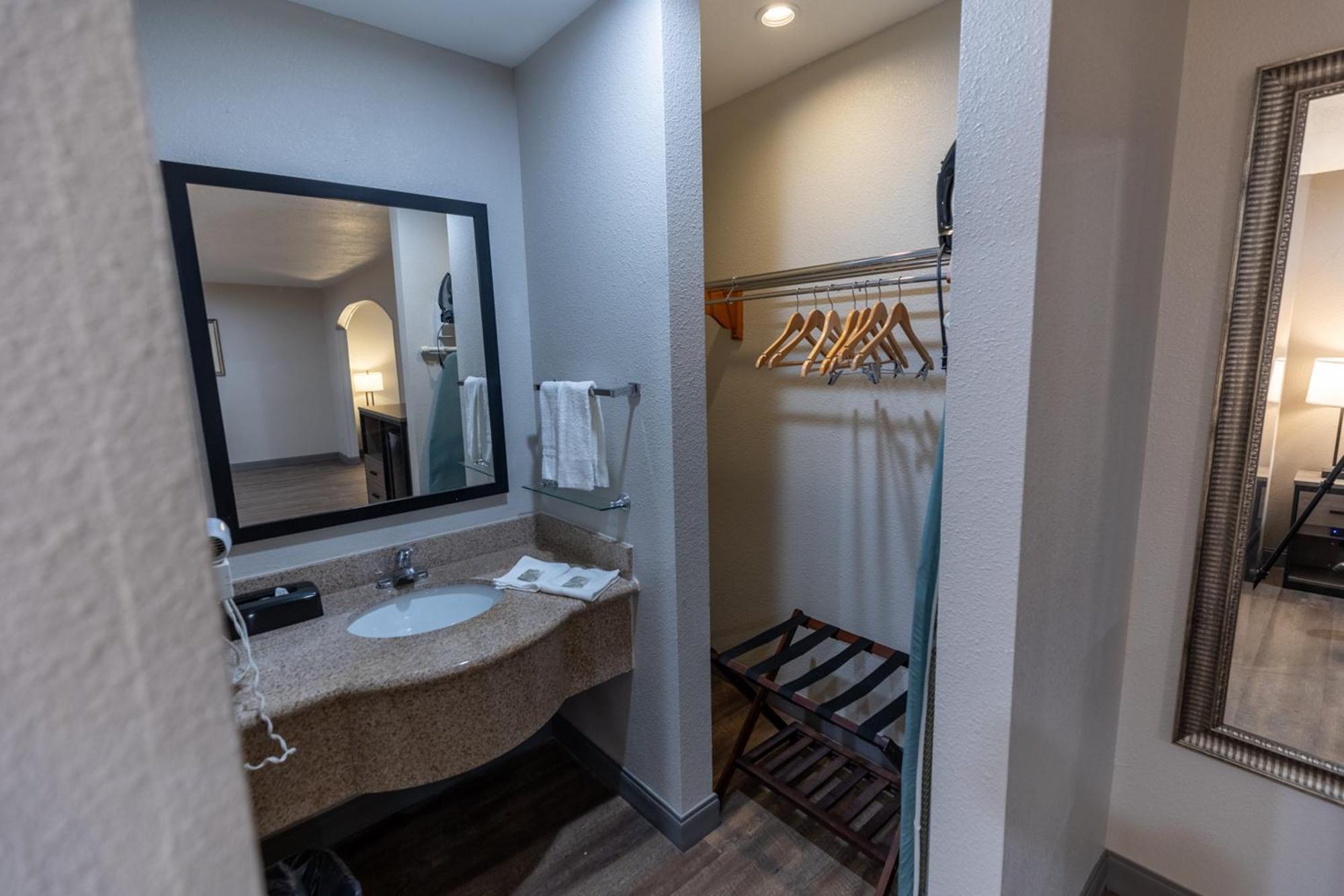 Irving Inn & Suites At Dfw Airport 외부 사진