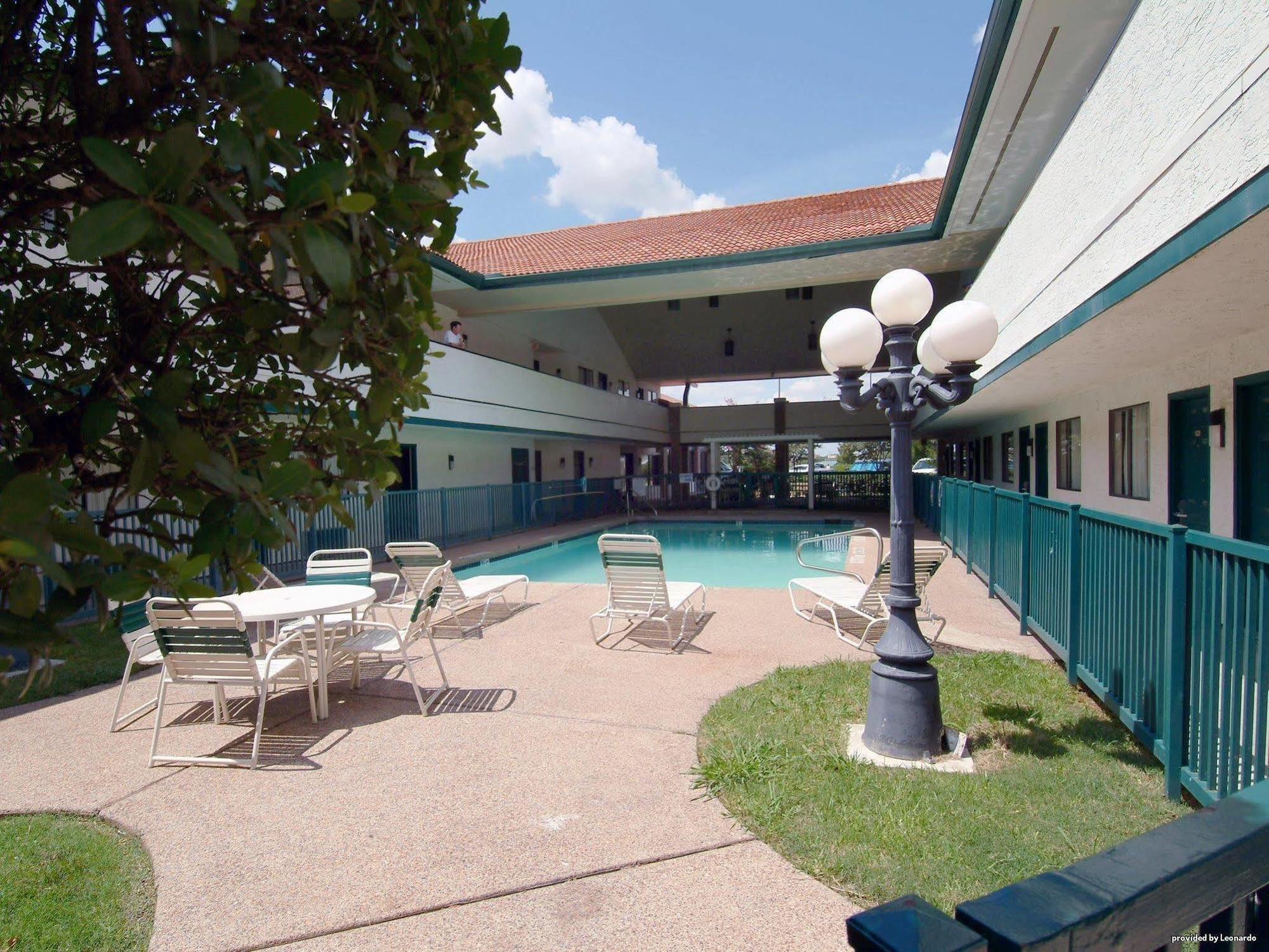 Irving Inn & Suites At Dfw Airport 시설 사진